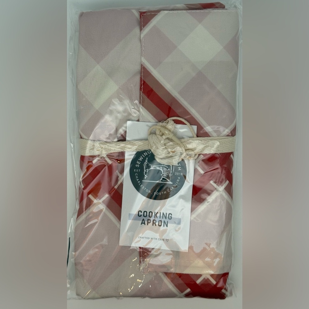 Redish-Orange & White Plaid Cooking Apron. Perfect for Cooking & Crafting NWT